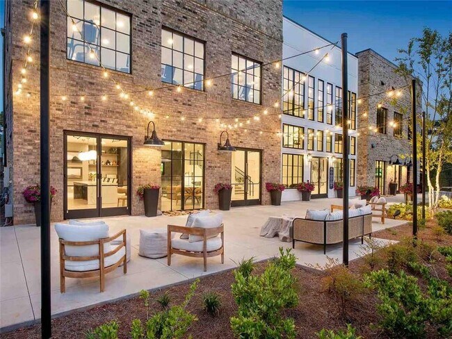 Photo - 1600 Ronald Reagan Blvd