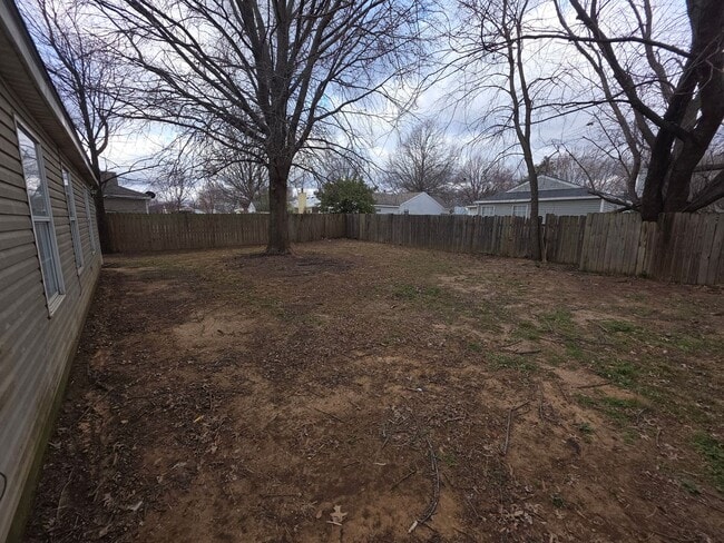 Photo - Nice 2 bedroom home with fenced in yard