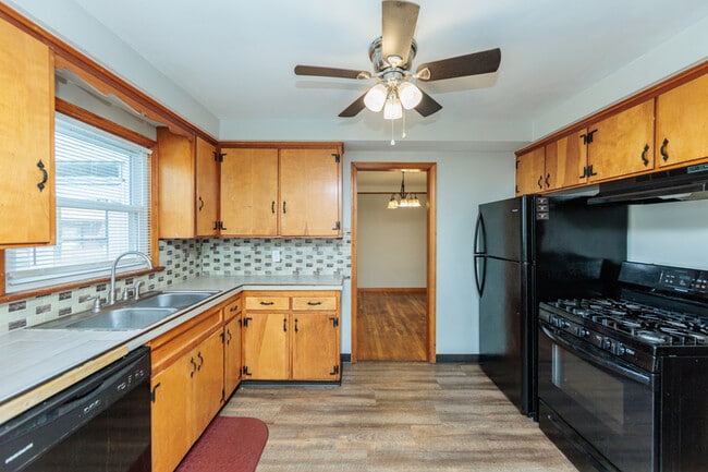 Photo - 3827 Covington Rd