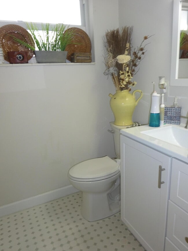 Photo - 2763 Dudley Dr W Unidad H