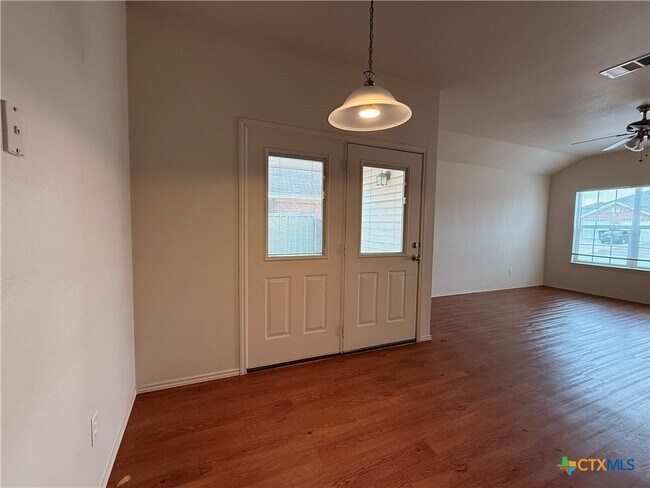 Photo - 6210 Temora Loop