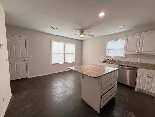 Photo - 1601 S Boston Unit 1601 S Boston, Apt A