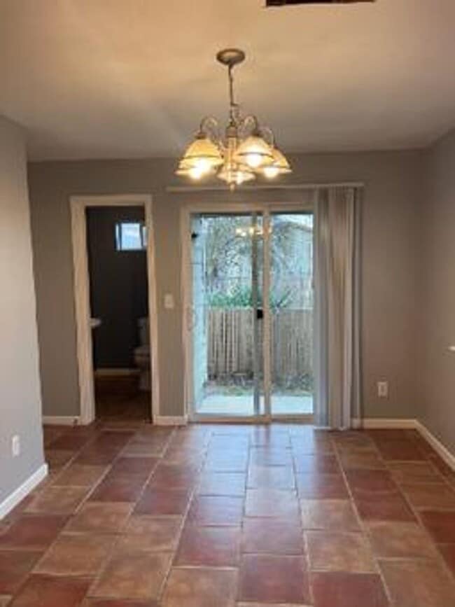 Photo - 3 Bed 2.5 bath Townhome