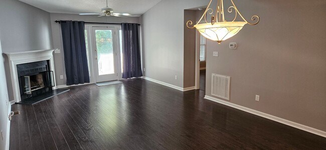 Photo - Darling 2br 2ba One Level Living Townhome ...