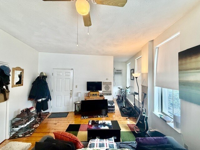 Photo - 26 Beacon St Unit 6
