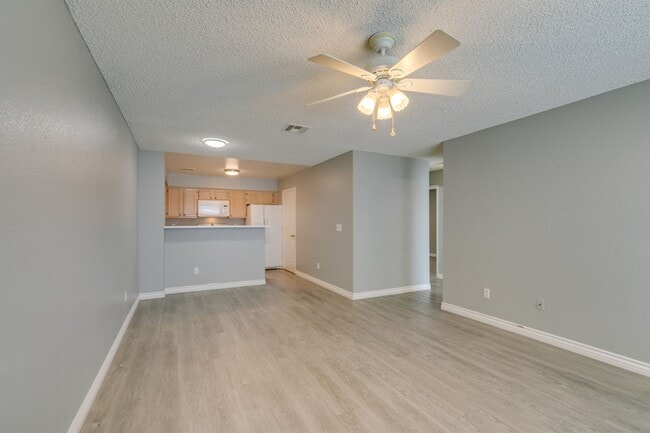 Photo - 2117 Willowbury Dr