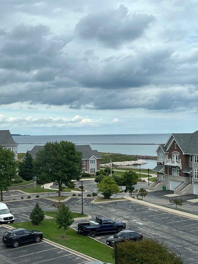 Photo - 3872 S Lake Dr Unit 402