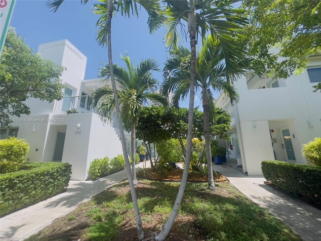 Building Photo - 6755 Harding Ave Unit 821