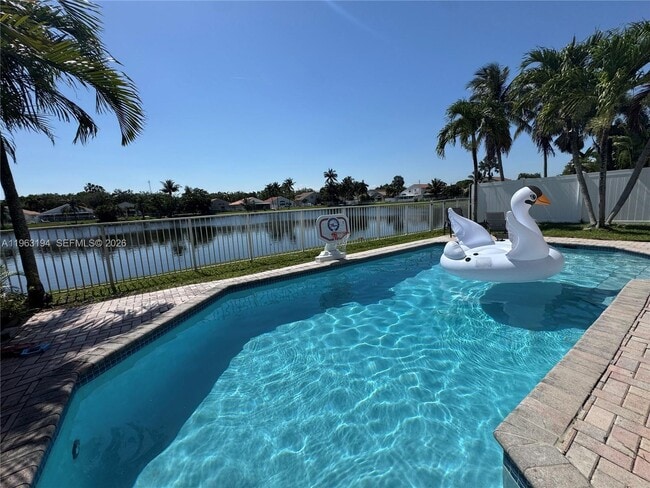 Building Photo - 4943 SW 33rd Way