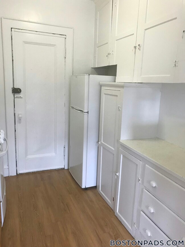 Photo - 2045 Commonwealth Ave Unidad 48