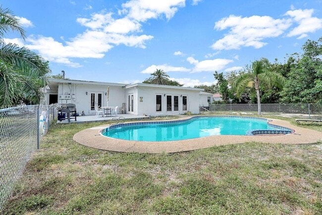 Photo - 2417 Pierce St