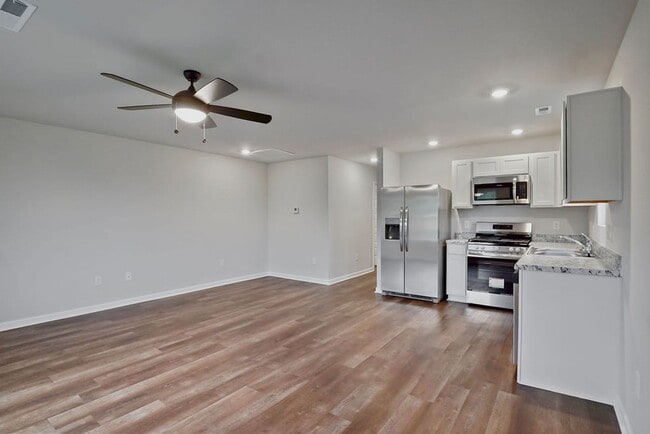 821 Ashford Dr