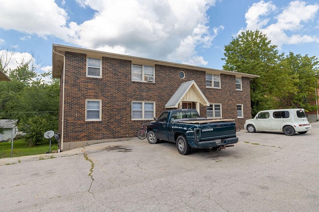 Building Photo - 2931 Northland Dr Rental