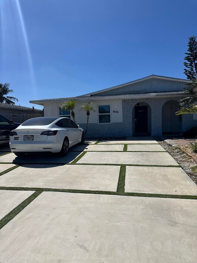 Photo - 5605 SW 24th Ave