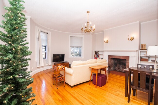 Photo - 1253 Beacon St Unit B2