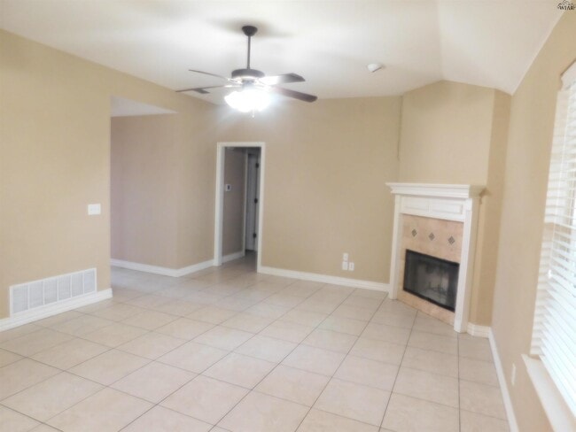 Photo - 118 Stonebridge St