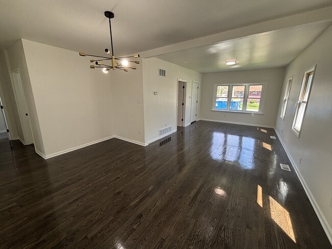 Photo - 1348 Waite St