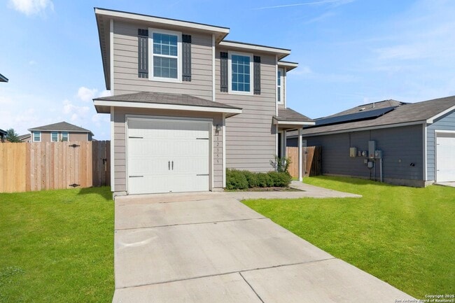 Building Photo - Charming Home Awaits: Spacious & Modern Living in a Prime Location