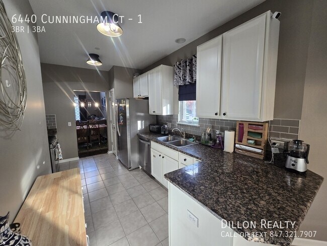 Photo - 6440 Cunningham Ct