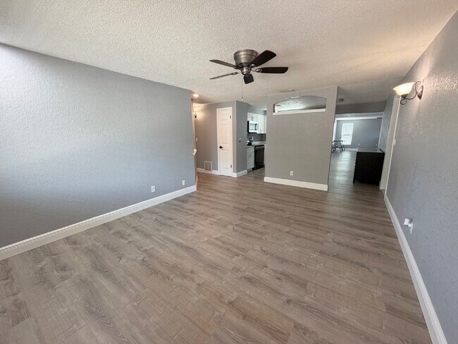 Photo - "Spacious 4-Bedroom Retreat with 2 Full Baths in Beautiful Seminole!"