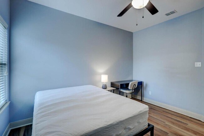Photo - 1002 Bayview Dr