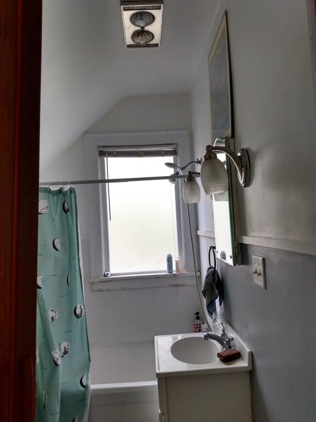 112 S 5th St Unit Upper