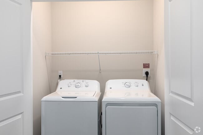 1BR, 1BA - 848SF