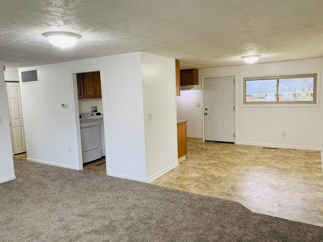 Recién pintado - 4796 Lamme Rd