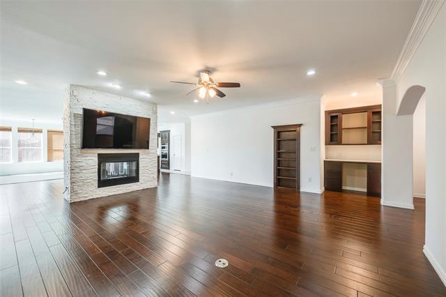 Photo - 917 Crestview Dr