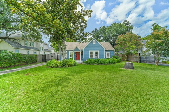 Photo - 424 W 30th St