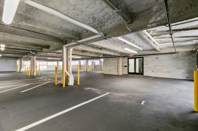 3045 - 51 Richmond St