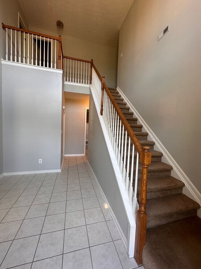 Photo - Spacious 4-Bedroom Home in Prospect – Lawn Care Included!