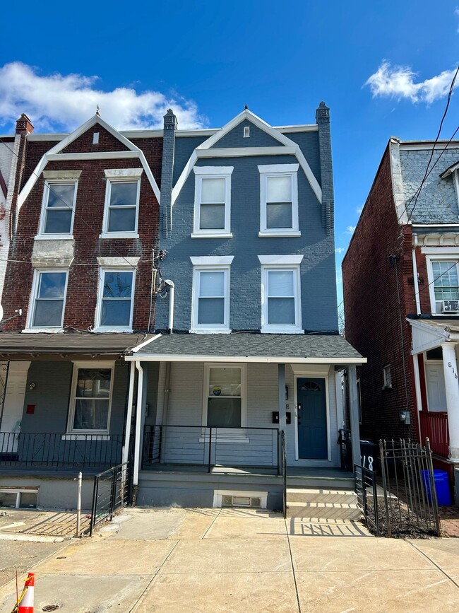 818 E Locust Ave