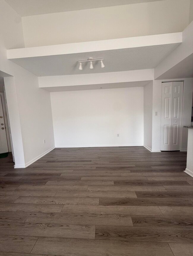 Photo - 100 Crestwood Ct N Unidad 111