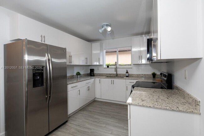Photo - 2800 SW 4th St