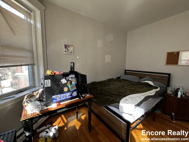 Photo - 1725 Commonwealth Ave Unit 2