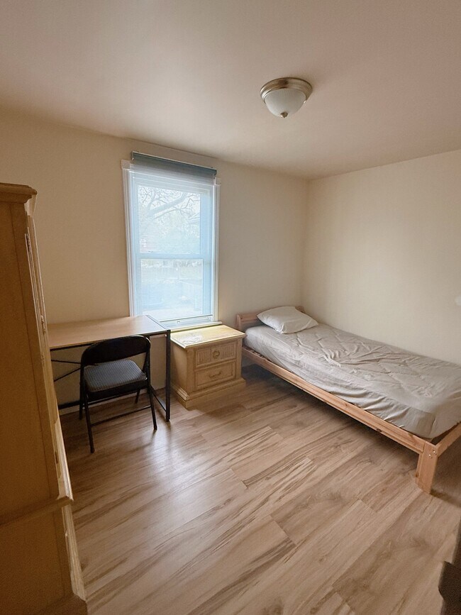 Smaller Bedroom - 877 Marion Av Unit Upper