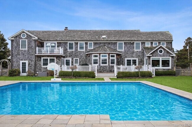 26 Ogden Ln