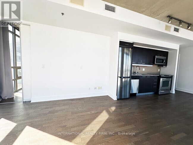 Photo - 630 Queen St E Unit 508