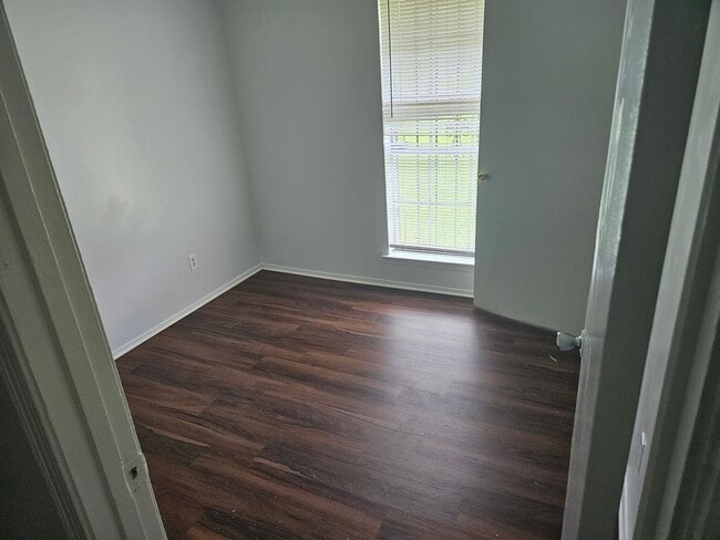 Photo - 5101 Levenson Rd