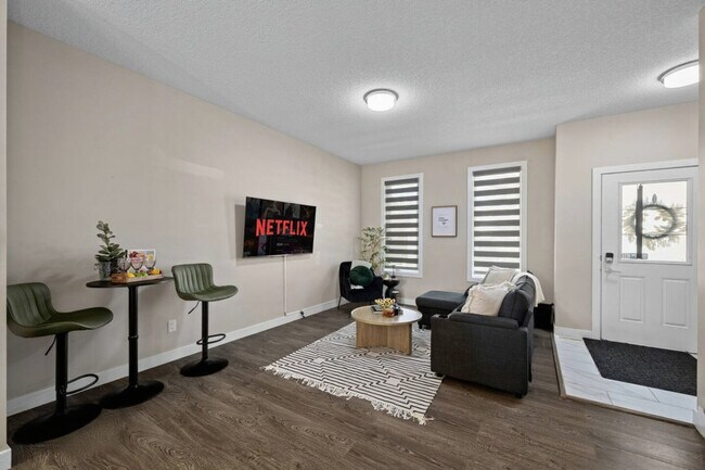 Photo - 10751-10792 92 St NW Unit SI ID1308634P