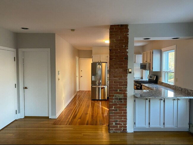 118 Clay St Unit 2
