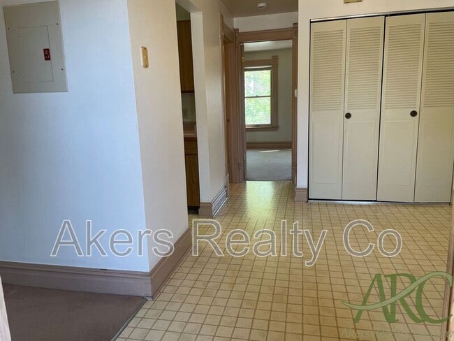 Photo - 411 W 11th St
