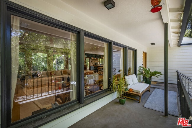 Photo - 5749 Valley Oak Dr