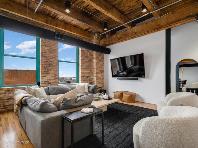 Photo - 312 N May St Unit 5G