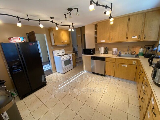 Photo - 417 Kismet St