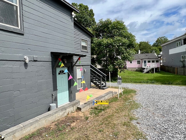 Photo - 835 Porter Rd Unidad B