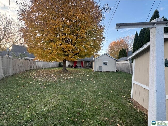 Photo - 10 Henry Ave