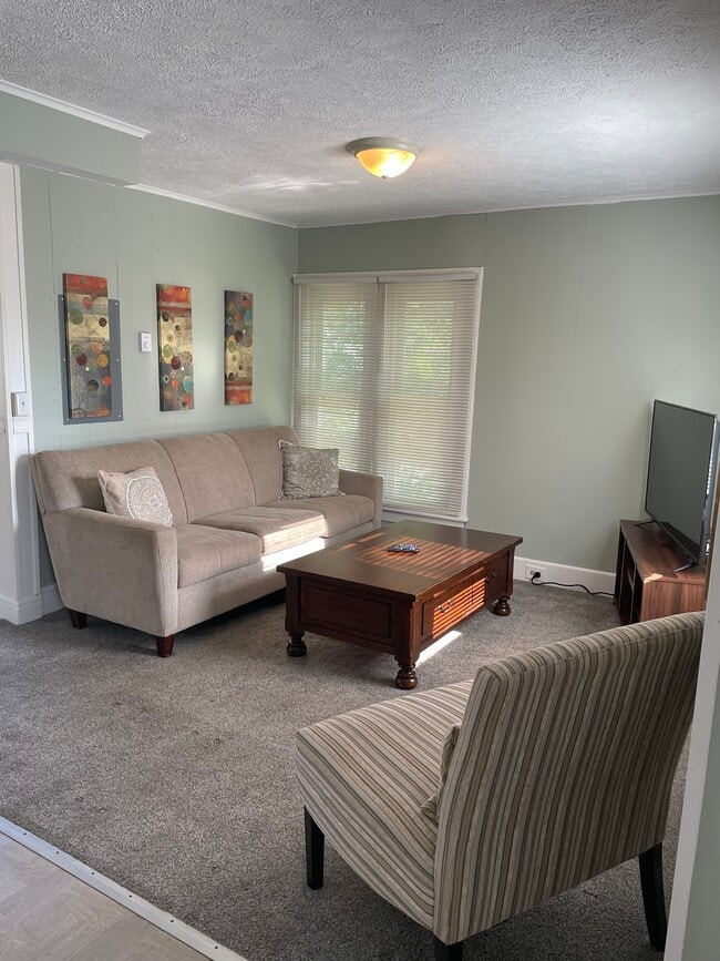 Building Photo - 188 Lake Ave Unit Lake Ave