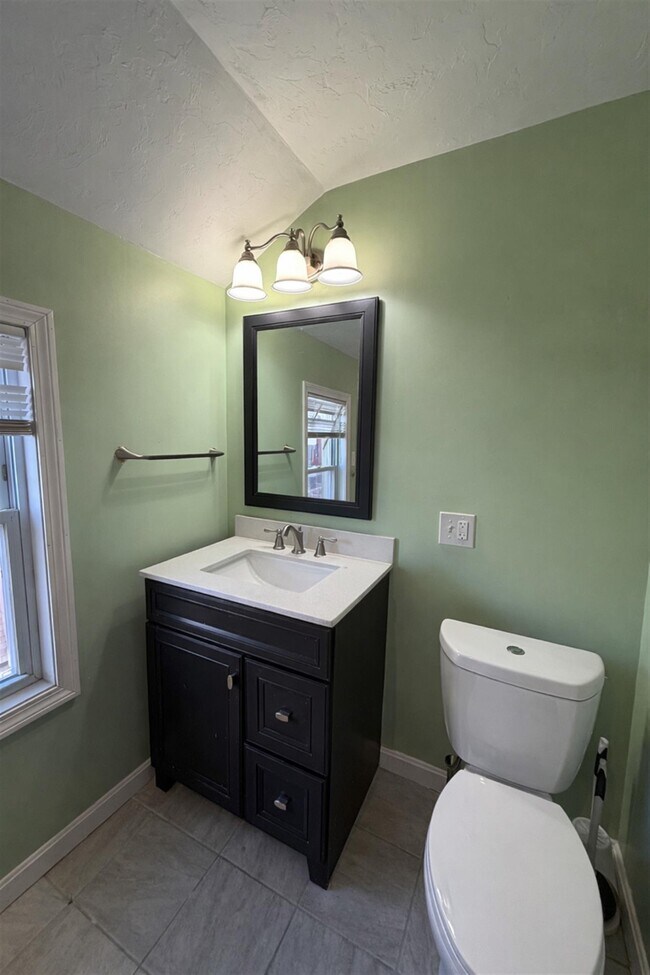 Photo - 1040 Broadway Unit 2